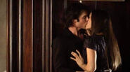 Vampire-diaries-407-damon-and-elena-sex-kiss