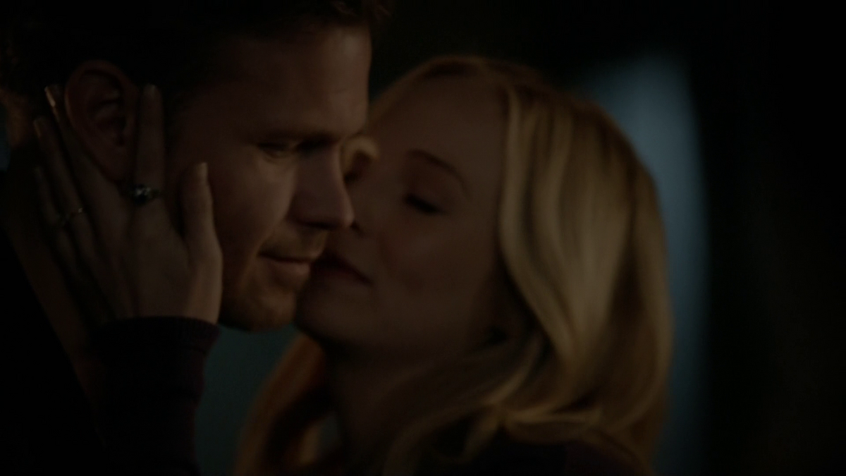 Will Caroline Stay With Alaric? - The Vampire Diaries Season 7