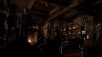 TVD401-137~Bonnie-Jeremy~Tyler-Caroline-Coffin~Klaus.png (1.96 MB)