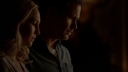 The Vampire Diaries 7x13  Caroline and Alaric with the twins