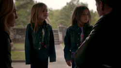 Alaric & his twin daughters Lizzie and Josie 😍