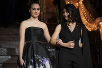 1x14 Let's Just Finish the Dance-Josie-Penelope 2
