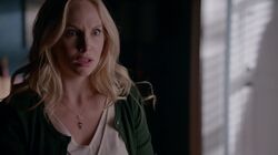 TVD 7x09 Cold As Ice - Caroline and Alaric