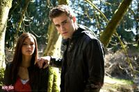 1x01 Pilot-Elena-Stefan