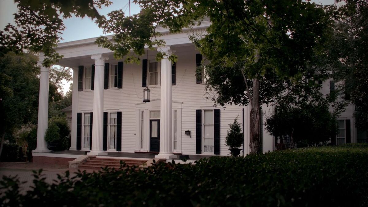 Mikaelson Mansion The Vampire Diaries Wiki Fandom