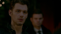 TO412-140-Klaus~Elijah