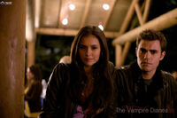 1x01 Pilot-Elena-Stefan-03