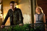 1x22 From a Cradle to a Grave-Klaus-Camille