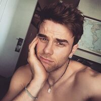 Nate-Buzolic-nathaniel-buzolic-38516656-500-500