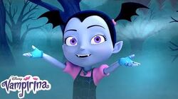 Scare b&b vampirina top