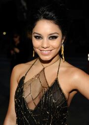 Vanessa Hudgens Peoples Choice Awards 01.jpg