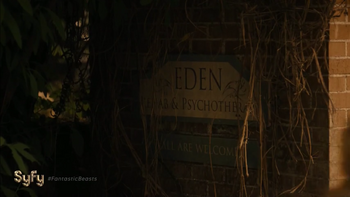 1x10 Stay Away Eden entrance