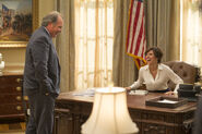 Veep-season-4-episode-1-kevin-dunn-julia-louis-dreyfus-1