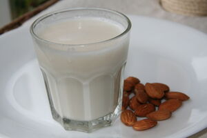 Almond milk.jpg
