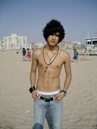 Avan-Jogia-avan-jogia-12783258-600-799