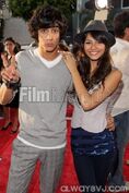 Various-Avan-Victoria-beck-and-tori-12243657-396-594