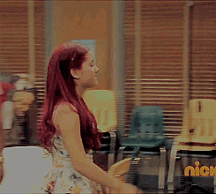 Tumblr mgxpgaoBeN1rkg0iyo1 250.gif