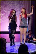 Ariana-grande-elizabeth-gillies-give-up-02