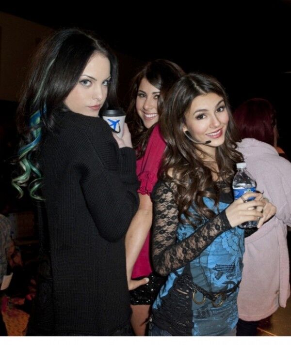 Victoria Justice, Victorious Season 3 - Episode 19, Tori fixes Beck and  Jade.