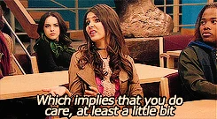 Que implica, que se importa, pelo menos um pouco.