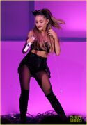 Ariana-grande-we-survive-performance-02