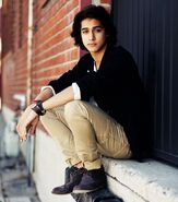 Avan-avan-jogia-30510154-500-569