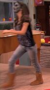 Victorious-1x06-Tori-the-Zombie-ariana-grande-20779768-1280-720