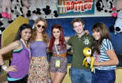 Daniella+Monet+Ariana+Grande+Kevin+Steffiana+608Vj-W82O3l