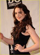 Elizabeth-gillies-do-something-01