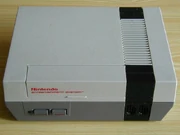 La Nintendo Entertainment System es publicada en Estados Unidos.