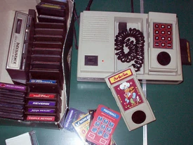 Intellivision II junto al Intellivoice y el juego Burgertime