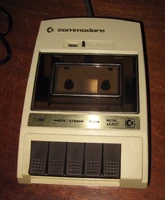 Dattasette: Grabadora de datos en formato cassette de cinta.