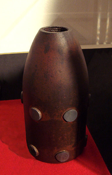 Various items of artillery ammunition to include a 1942 '2PR No.2