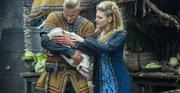 Baby Siggy and daddy Bjorn.jpeg (437 KB) Siggy with her father Bjorn and grandmother Lagertha