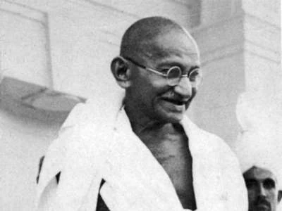 Gandhi: The Peaceful Protester! (Show Me History!)