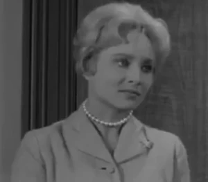 Edith attempting to set up Ralphie in her uncle's murder