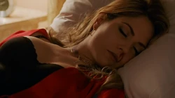 Shelby's corpse on her bed