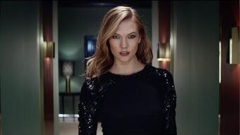 Karlie kloss good girl carolina herrera hotsell