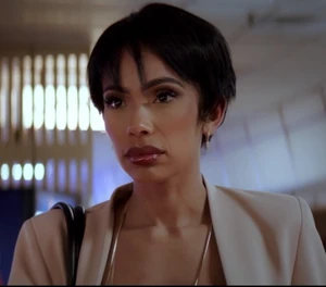 レオンママ Zoey McLaren (The Stepmother) | Villainous Beauties Wiki | Fandom