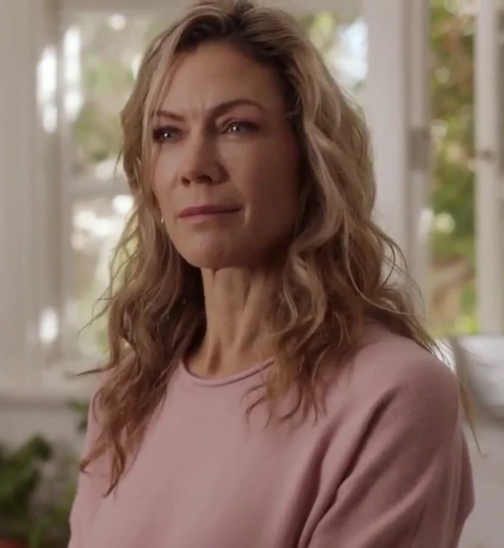 Julie Thomason (Home Is Where the Killer Is) Villainous Beauties Wiki