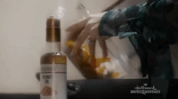 Tamara preparing to kill Elizabeth