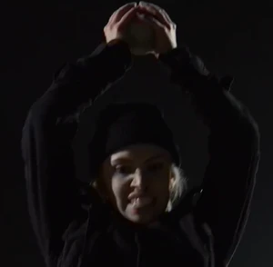 Samantha attempting to kill Zoey