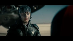 Faora récupérant Kal-El