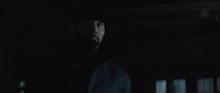 Hinx étant dans la cabane de White.
