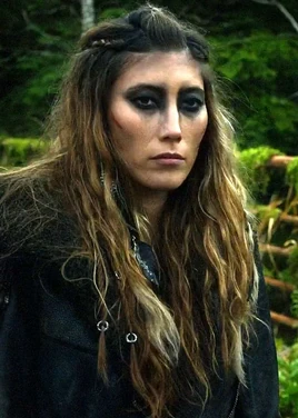 Anya-s1the100