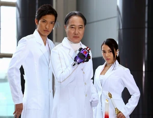 Michihiko Zaizen 3.jpg (202 KB) Zaizen with Ageha Takeda and Kazuhige Ryuzaki.