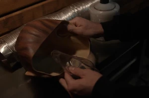 Kai Veneer 04.jpg (59 KB) Kai preparing his mask.