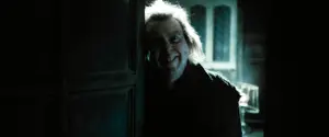 4kharrygoblet-movie-screencaps.com-549.webp (69 KB) Pettigrew smiling evilly at the Muggle Frank Bryce.