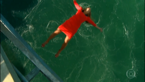 Nazaré's suicide by jumping from a bridge towards a river.