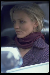 Julie stalking David outside Sofia's apartment building